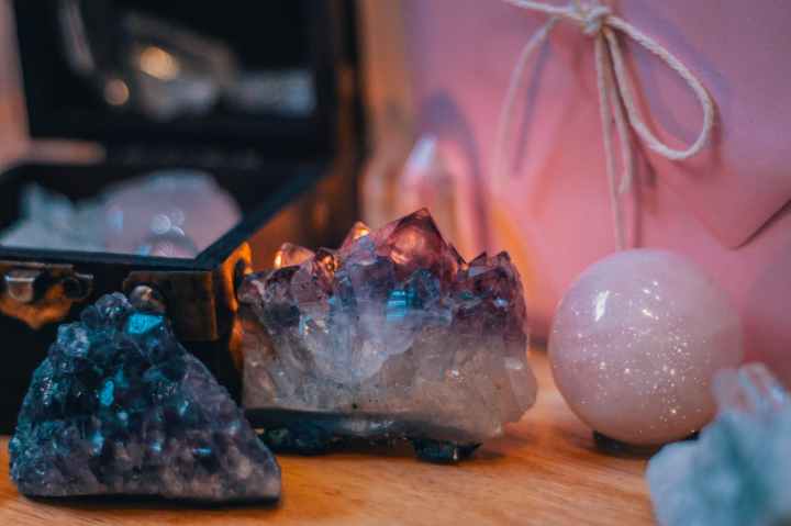 HOUSE OF INTUITION HAUL & MY FAVORITE ONLINE SHOPS FOR CRYSTALS